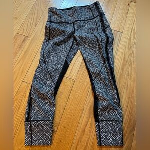 Lululemon black/white pattern leggings with mesh